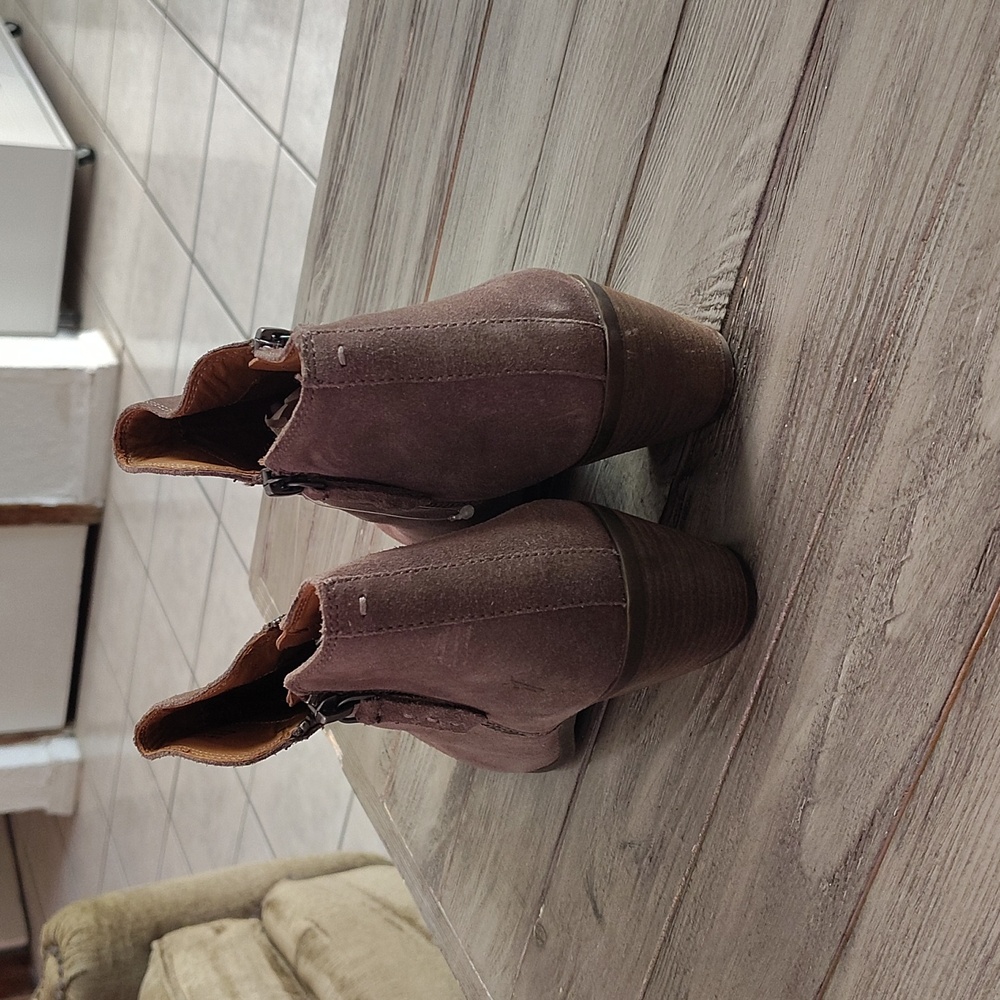 New Frye Women's Suede Ankle Boots In Taupe Size 9.5 - Picture 6 of 13